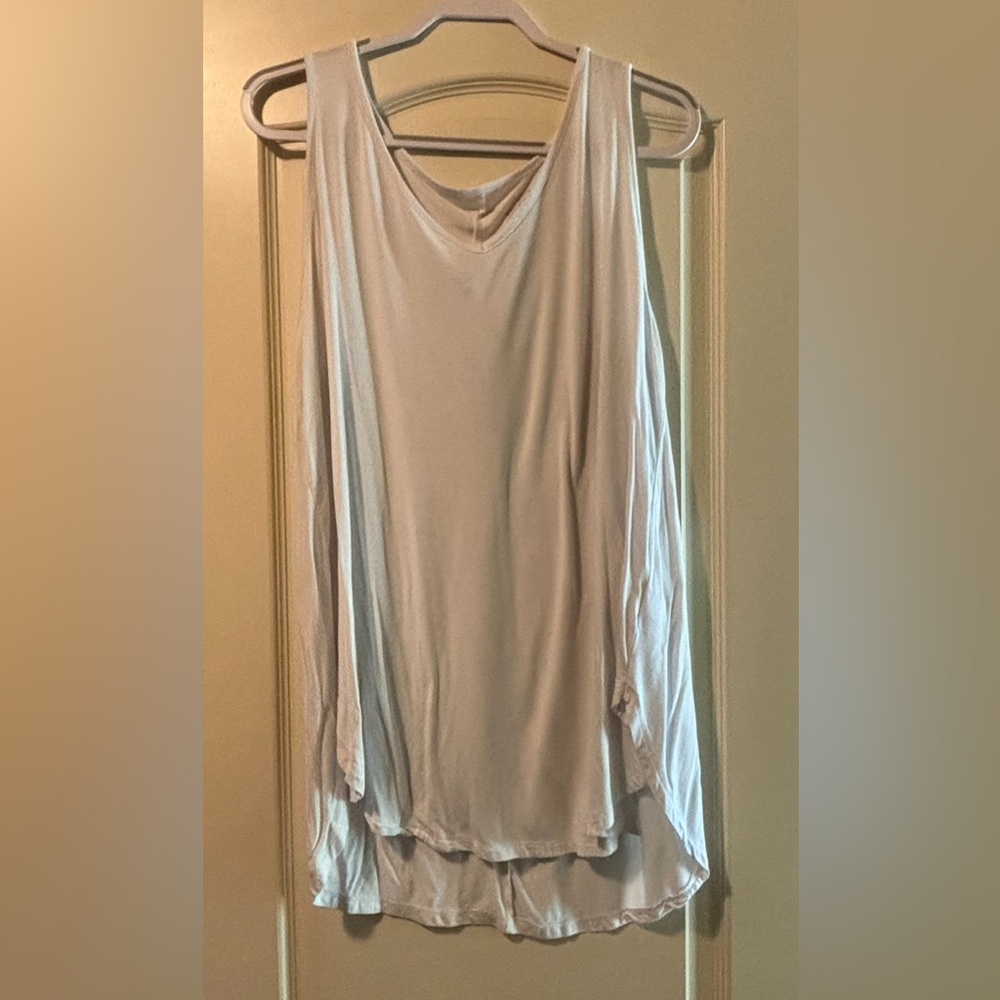 Torrid White Tank 3X EUC